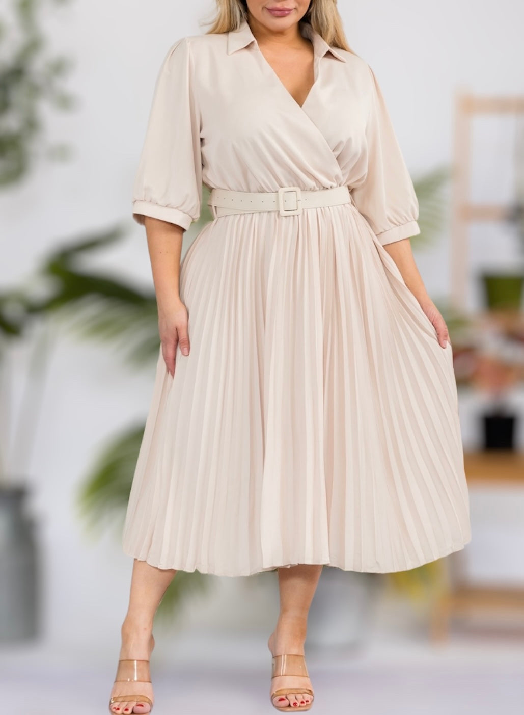 strapless open back dress Pleated Midi Dress – AREBOUTIQUE-PR